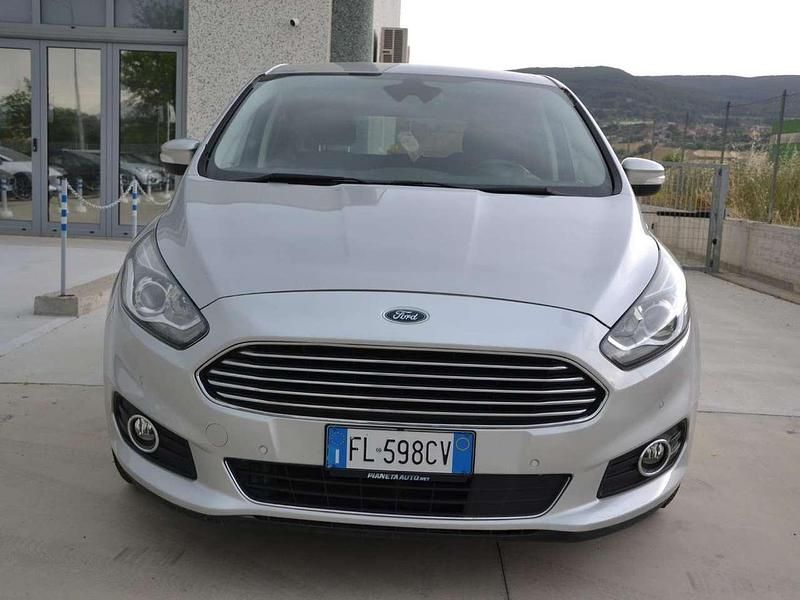 Usata Ford S-MAX Titanium S 150 CV (110 kW) 2017 Argento Monovolume