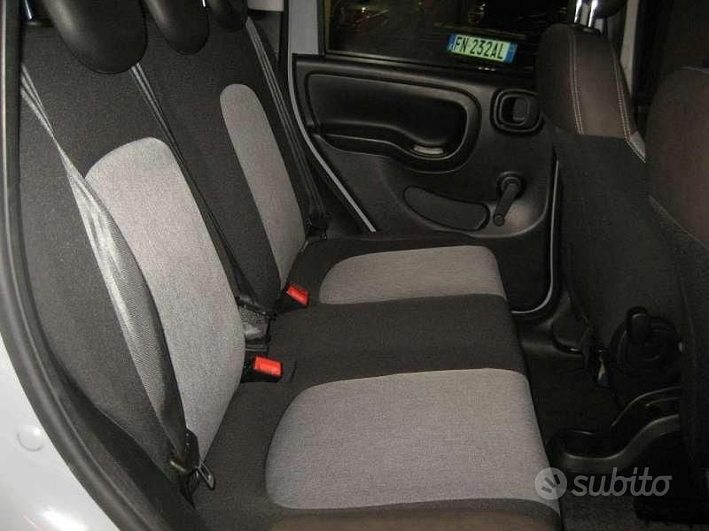 Usado Fiat Panda Cross Cross 84 CV (61 kW) 2020 Gris Utilitario