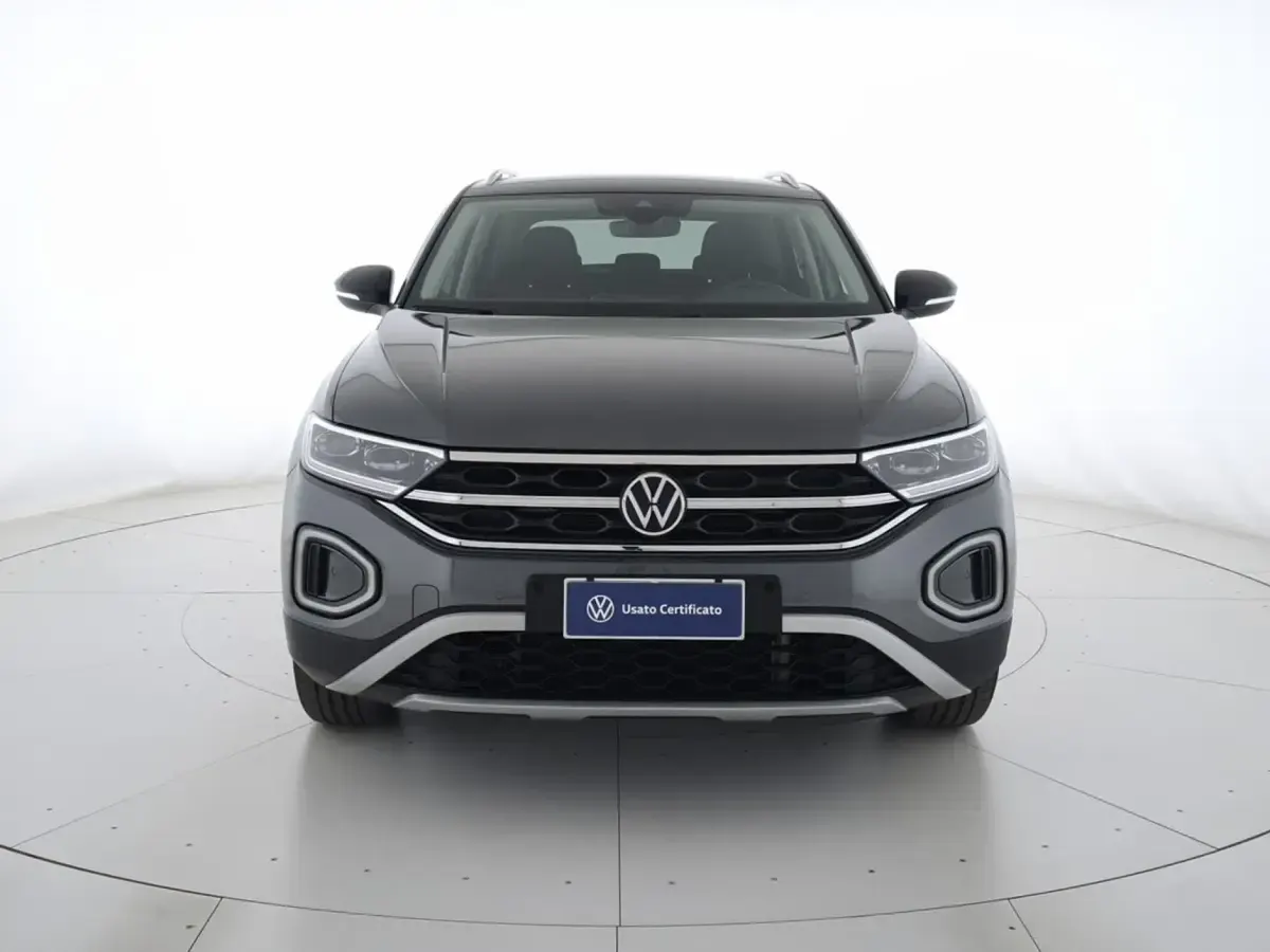 Usata VW T-Roc Style 150 CV (110 kW) 2024 Indium grey metallizzato nero SUV