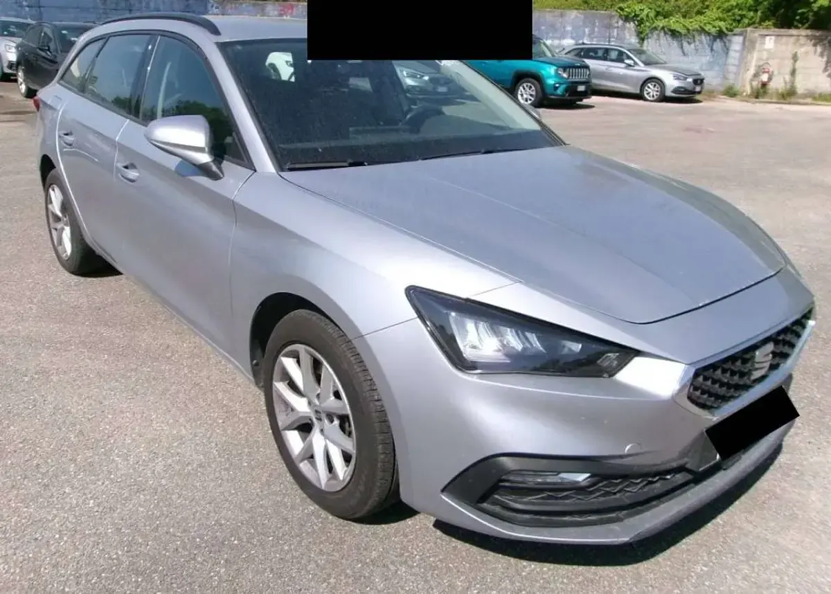 Usata Seat Leon Style 150 CV (110 kW) 2024 Argento Station wagon