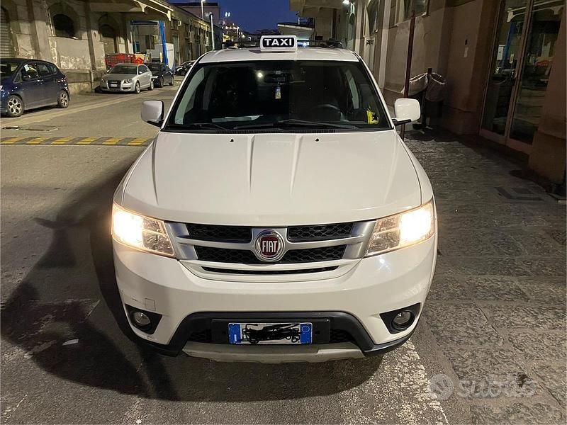 Usata Fiat Freemont 140 CV (102 kW) 2011 Bianco SUV