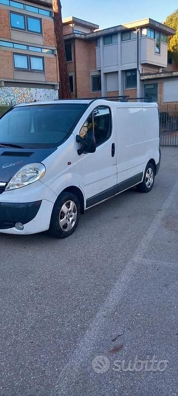 Usata Opel Vivaro 120 CV (88 kW) 2008 Monovolume