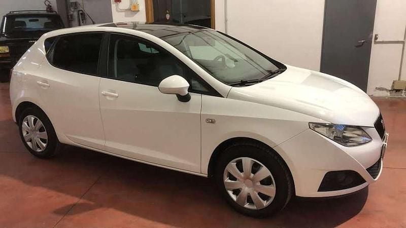 Usata Seat Ibiza Stylance 69 CV (50 kW) 2009 Bianco metallizzato Berlina