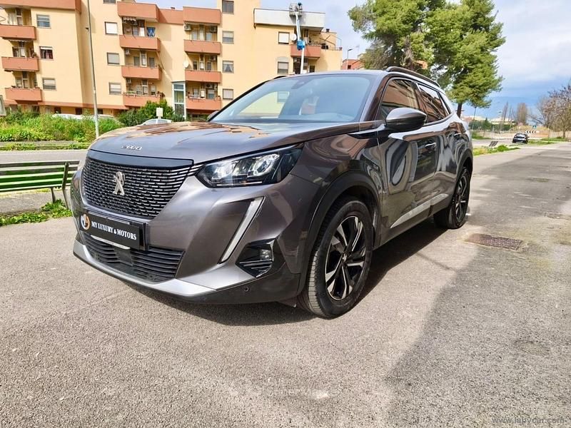 Usata Peugeot 2008 Allure 131 CV (96 kW) 2020 Grigio SUV