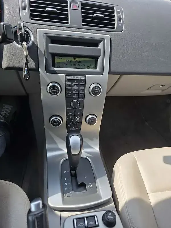 Begagnad Volvo C70 Momentum 184 HK (135 kW) 2008 Blå Cab