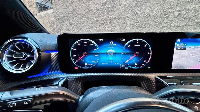 Usata Mercedes A200 150 CV (110 kW) 2022 Bianco Berlina