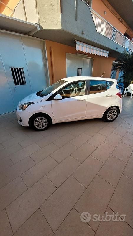 Usata Hyundai i10 83 CV (61 kW) 2017 Utilitaria