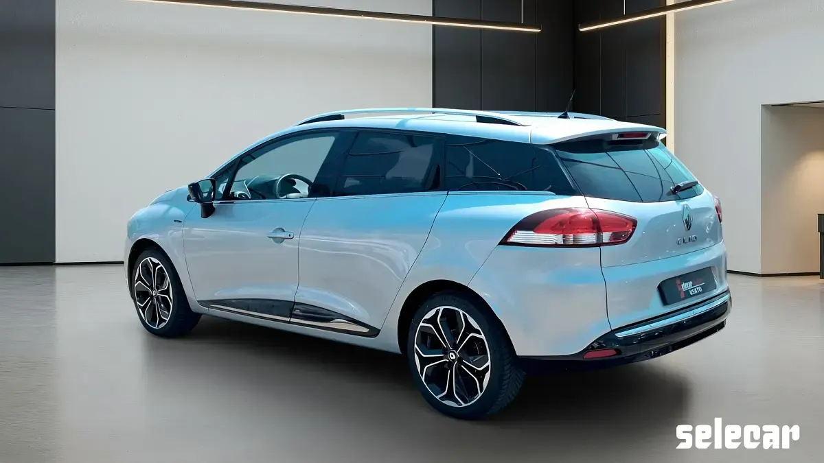 Usata Renault Clio 75 CV (55 kW) 2018 Bi5v grigio manganese metallizzato Station wagon