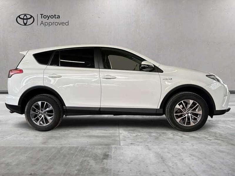 Usata Toyota RAV4 Hybrid Active 197 CV (144 kW) 2017 Bianco SUV