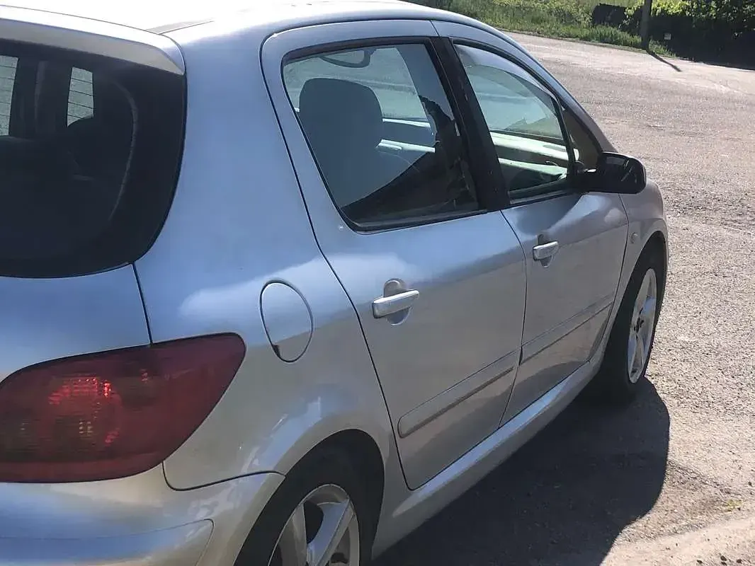Usata Peugeot 307 136 CV (100 kW) 2004 Argento Berlina
