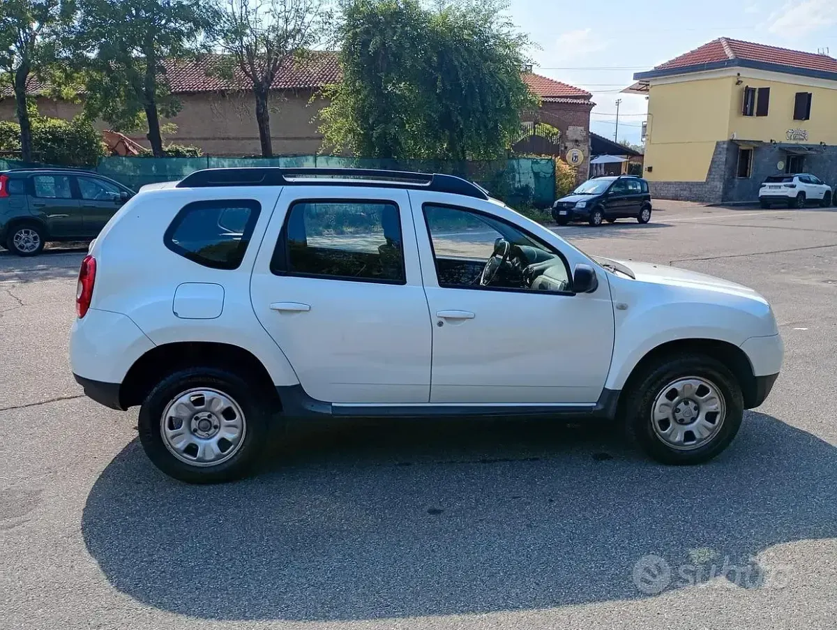 Usata Dacia Duster 90 CV (66 kW) 2011 Bianco SUV