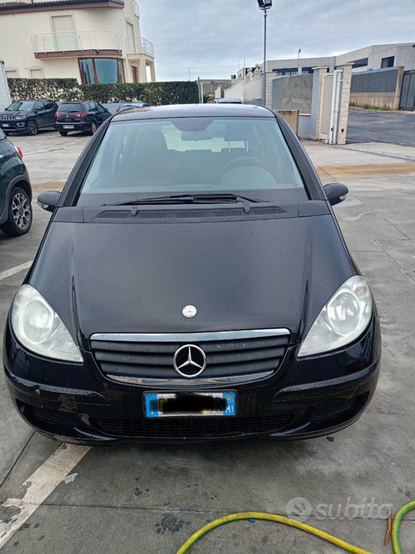Nero Usata 2006 Mercedes A150 Tre volumi | 2200 € (Ottimo prezzo) - Immagine 1/4