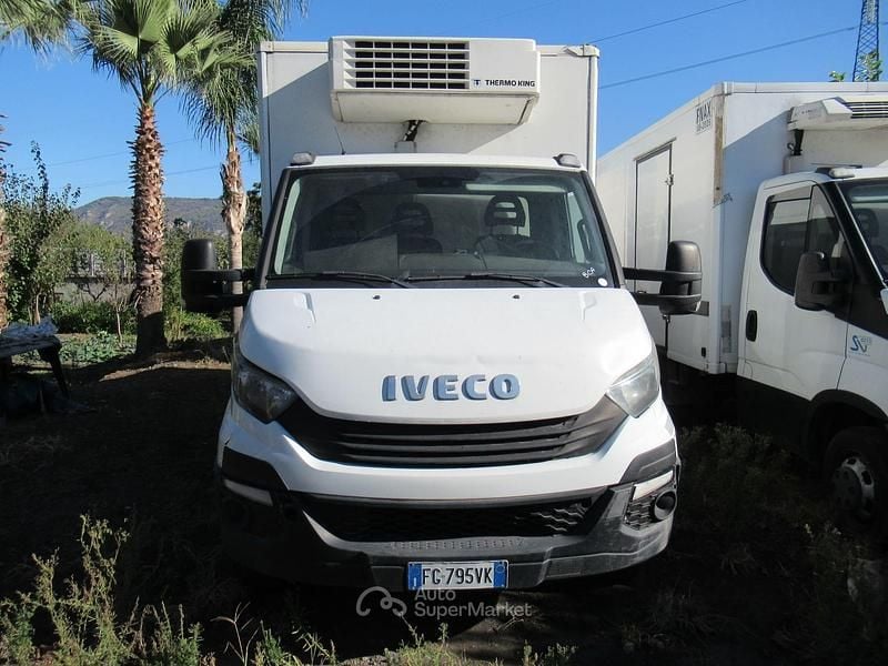 Usata Iveco Daily 145 CV (106 kW) 2017 Bianco Berlina