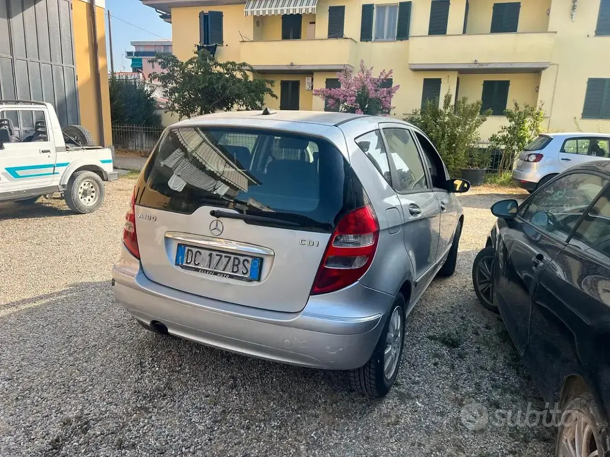Usata Mercedes A180 109 CV (80 kW) 2006 Grigio Berlina