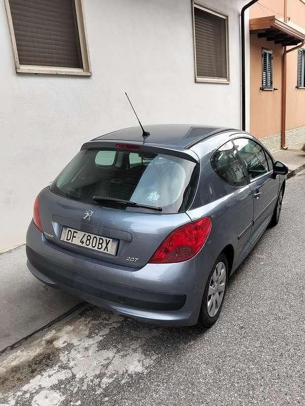 Usata Peugeot 207 68 CV (50 kW) 2008 Grigio Berlina
