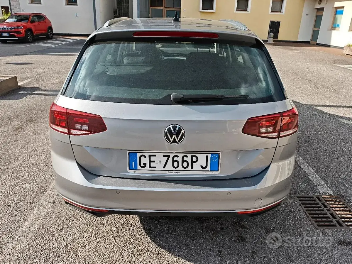 Usata VW Passat 150 CV (110 kW) 2021 Grigio Station wagon