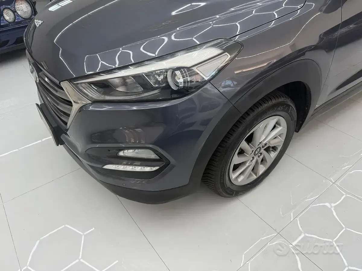 Usata Hyundai Tucson Xpossible 136 CV (100 kW) 2015 Grigio SUV