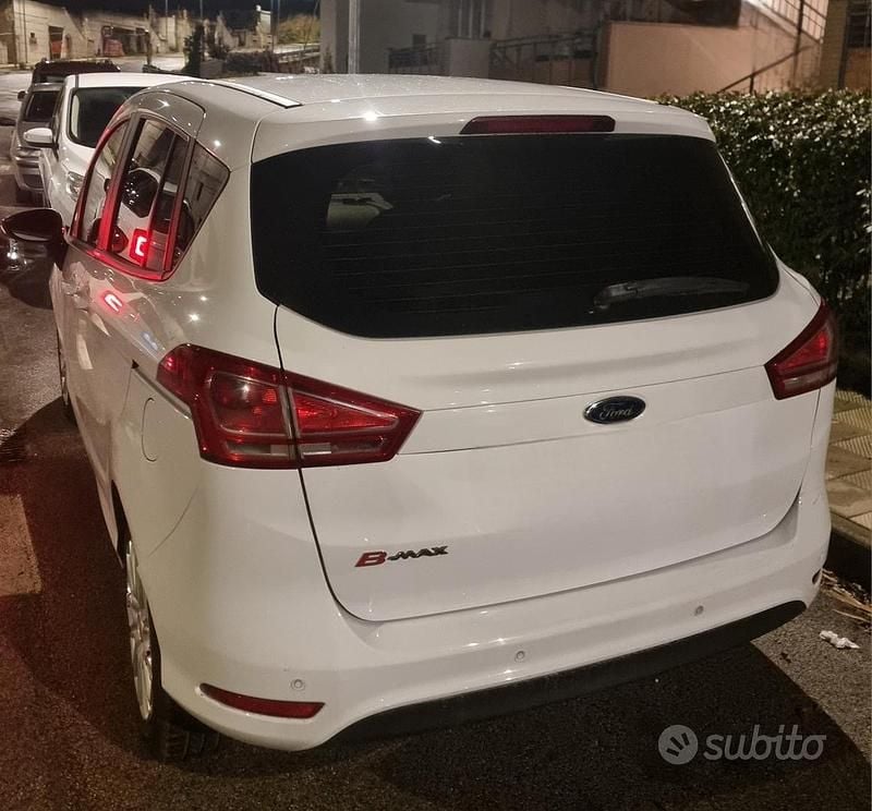 Usata Ford B-MAX 95 CV (69 kW) 2016 Bianco Monovolume