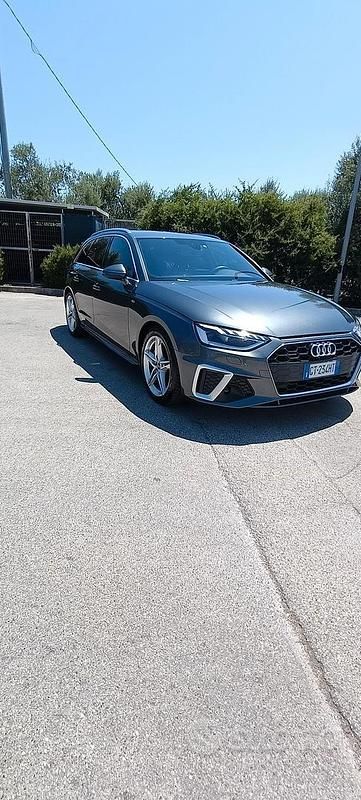 Usata Audi A4 S-Line 218 CV (160 kW) 2024 Grigio Station wagon