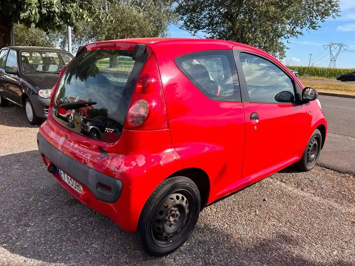 Usata Peugeot 107 68 CV (50 kW) 2008 Rosso Utilitaria