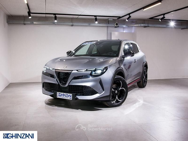 Nuova Alfa Romeo Junior Edizione Speciale 136 CV (100 kW) 2025 Argento arese SUV