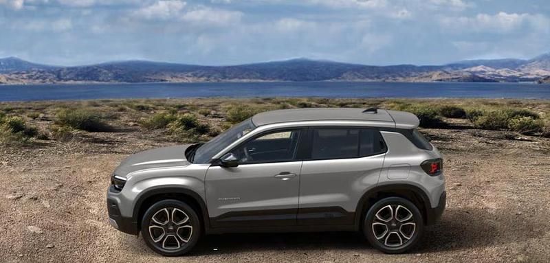 Usata Jeep Avenger Summit 101 CV (74 kW) 2024 Grigio SUV