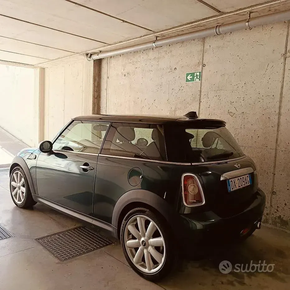 Usata Mini Cooper D Chili 109 CV (80 kW) 2009 Verde Utilitaria