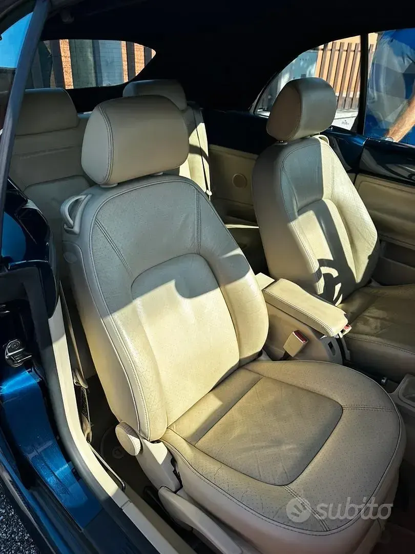 Usata VW New Beetle 150 CV (110 kW) 2004 Blu Utilitaria