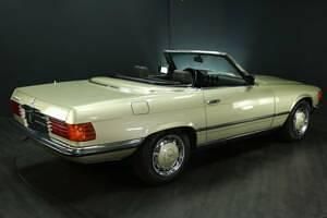 Usata Mercedes SL380 218 CV (160 kW) 1984 Verde Cabrio