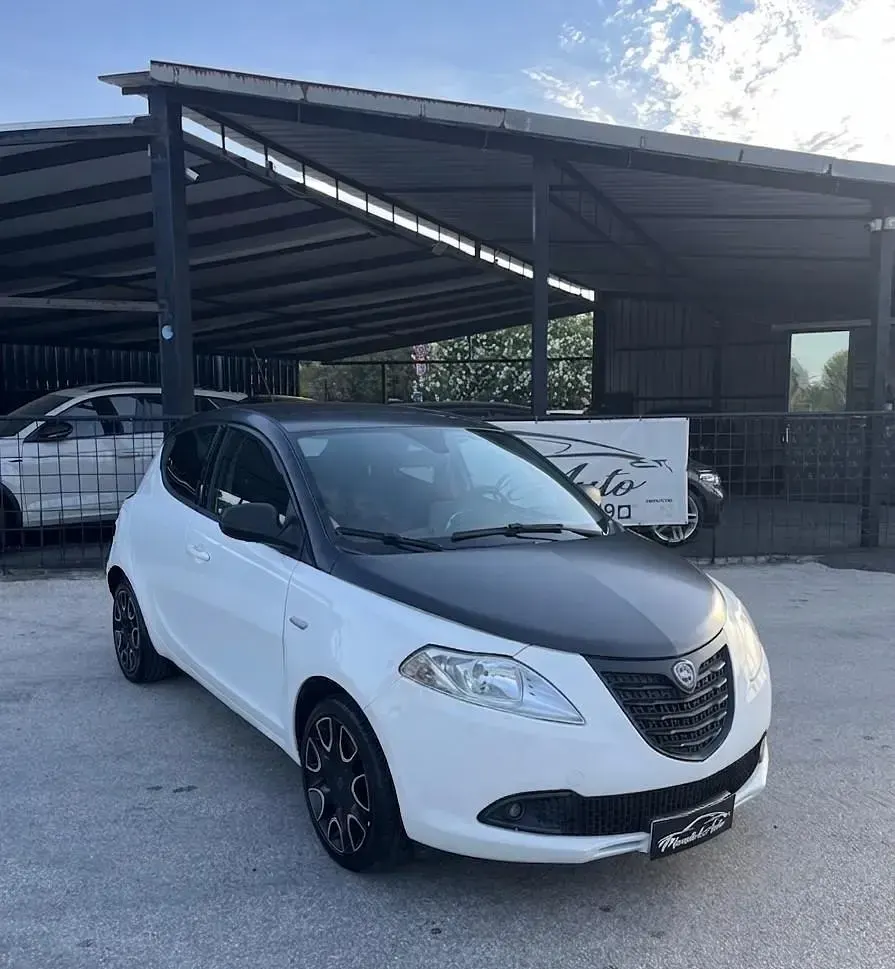 Usata Lancia Ypsilon S 95 CV (69 kW) 2014 Bianco Utilitaria