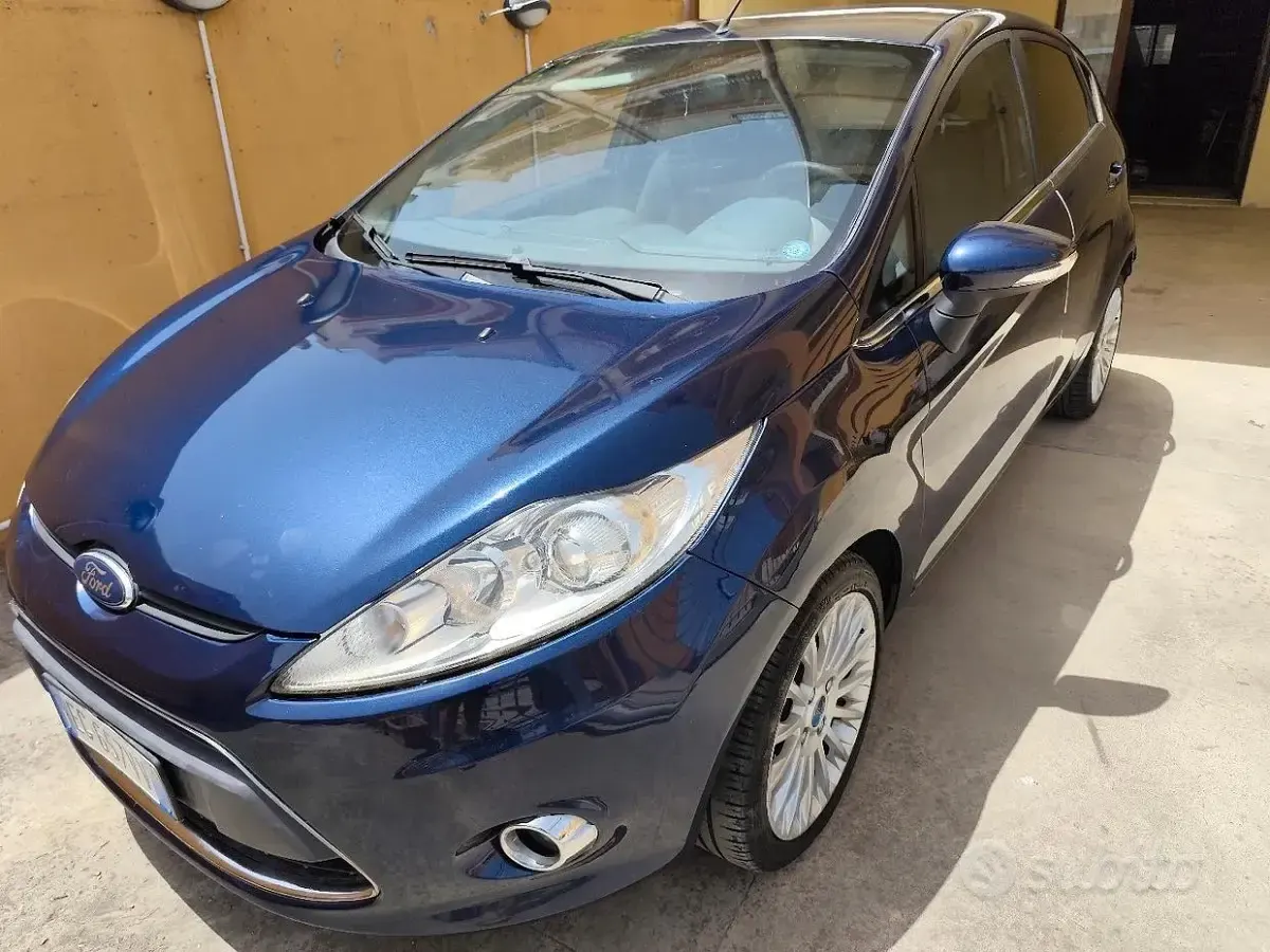 Usata Ford Fiesta 90 CV (66 kW) 2011 Berlina