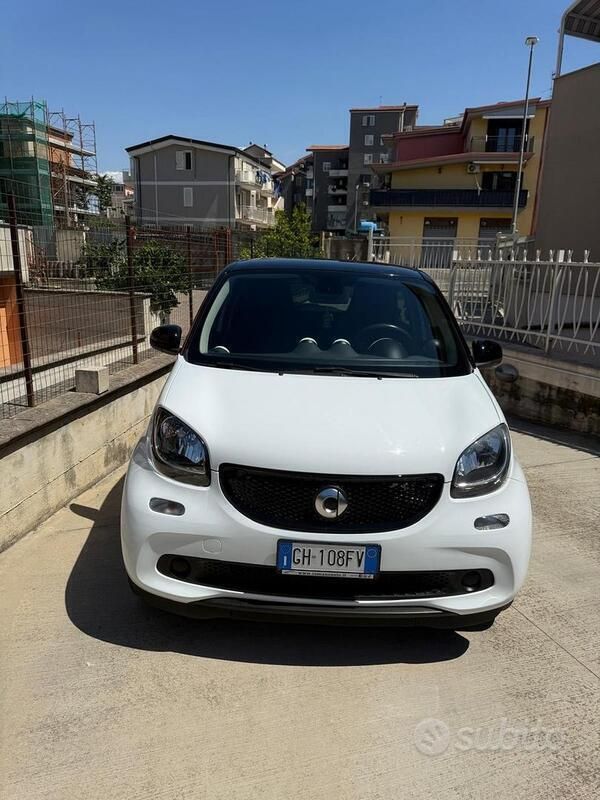 Usata Smart ForFour 71 CV (52 kW) 2019 Bianco Utilitaria
