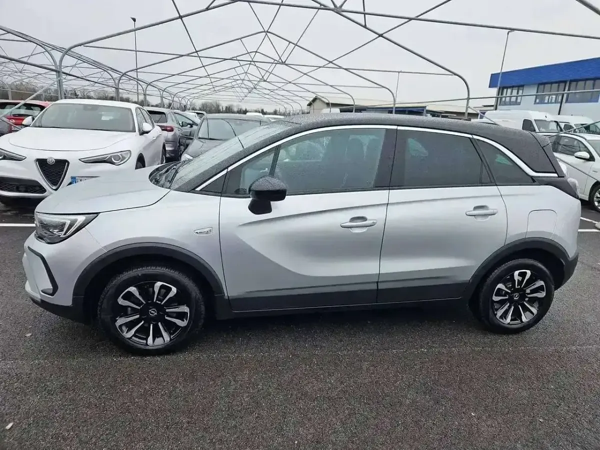 Usata Opel Crossland Elegance 131 CV (96 kW) 2024 Argento SUV