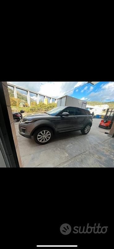 Usata Land Rover Range Rover evoque 150 CV (110 kW) 2017 Grigio Station wagon