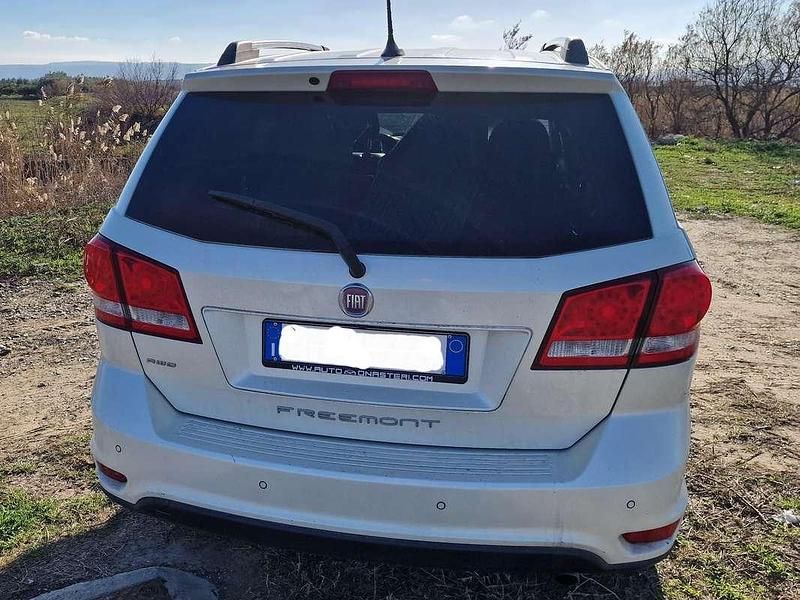 Usata Fiat Freemont Lounge 170 CV (125 kW) 2012 Bianco SUV