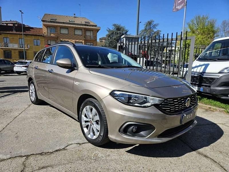 Usata Fiat Tipo S 120 CV (88 kW) 2017 Oro Station wagon