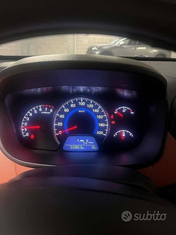 Usata Hyundai i10 Classic 67 CV (49 kW) 2016 Blu Utilitaria