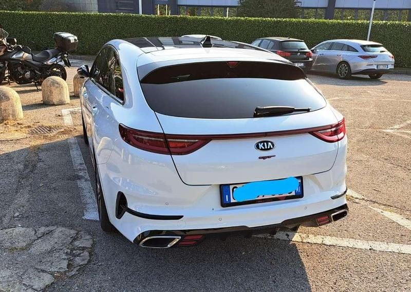 Usata Kia ProCeed GT 204 CV (150 kW) 2019 Bianco Station wagon
