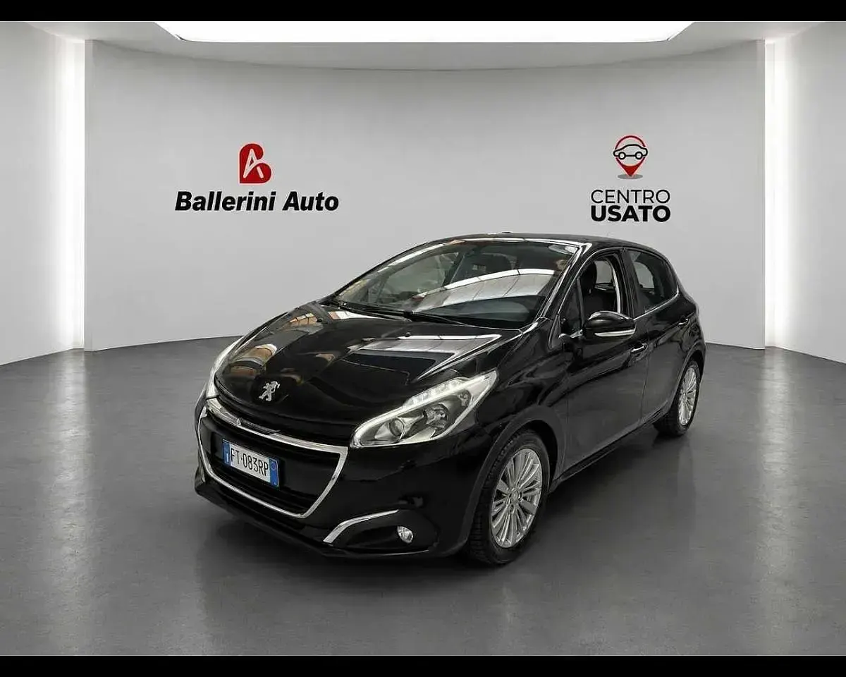 Begagnad Peugeot 208 Allure 83 HK (61 kW) 2018 Halvkombi