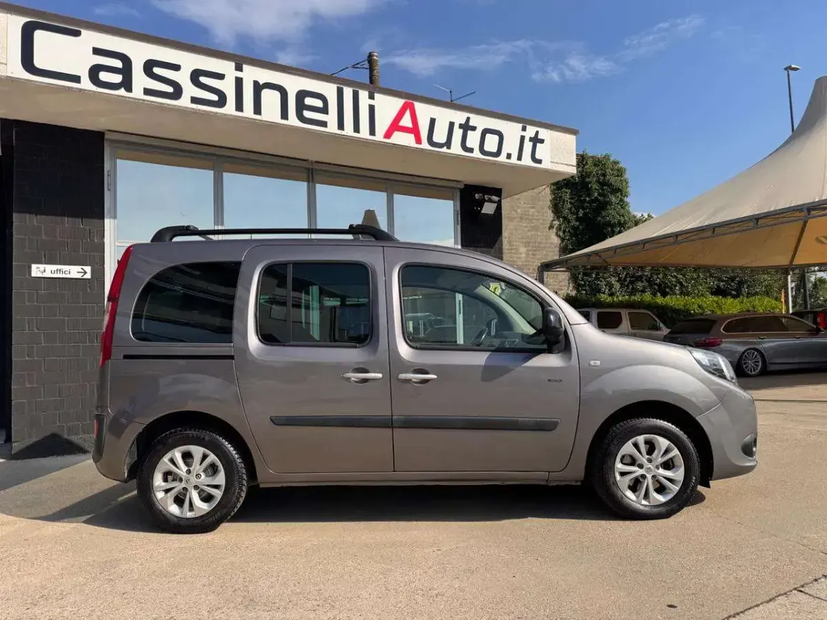 Usata Renault Kangoo 90 CV (66 kW) 2017 Grigio scuro Monovolume