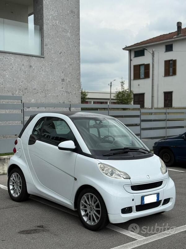 Usata Smart ForTwo Coupé 71 CV (52 kW) 2010 Utilitaria