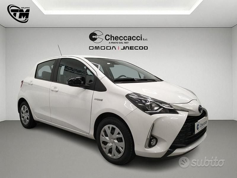 Usata Toyota Yaris Hybrid Active 73 CV (53 kW) 2019 Bianco Utilitaria