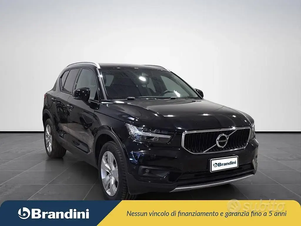 Usata Volvo XC40 Momentum 129 CV (94 kW) 2021 Nero SUV