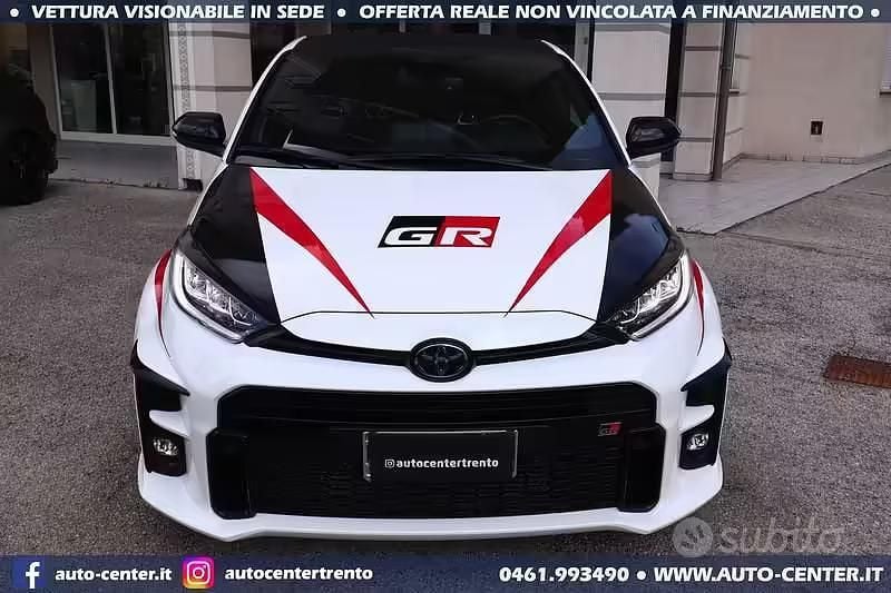 Usata Toyota Yaris 261 CV (191 kW) 2021 Bianco Utilitaria