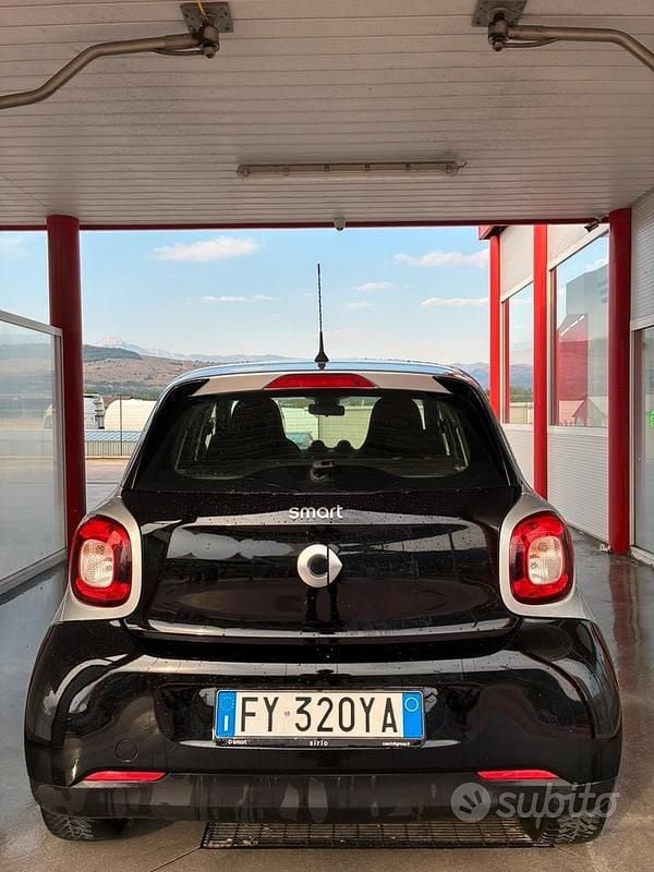 Usata Smart ForFour Passion 75 CV (55 kW) 2019 Nero Utilitaria