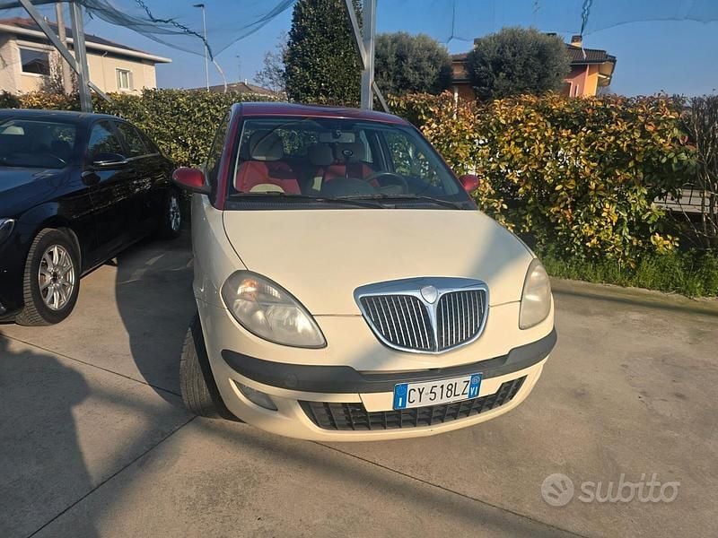 Usata Lancia Ypsilon 60 CV (44 kW) 2005 Beige Utilitaria