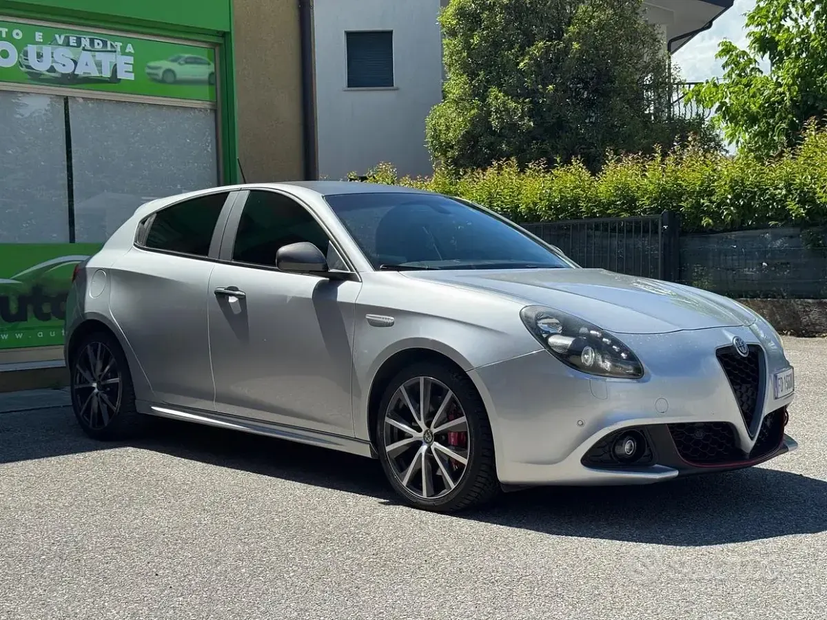 Usata Alfa Romeo Giulietta Super 120 CV (88 kW) 2016 Grigio Utilitaria