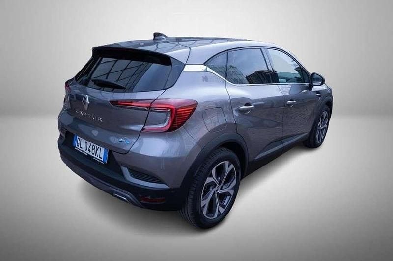 Usata Renault Captur Techno 143 CV (105 kW) 2022 Grigio SUV