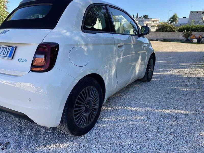 Begagnad Fiat 500e Icon 42 kW (58 HK) 2021 Cab