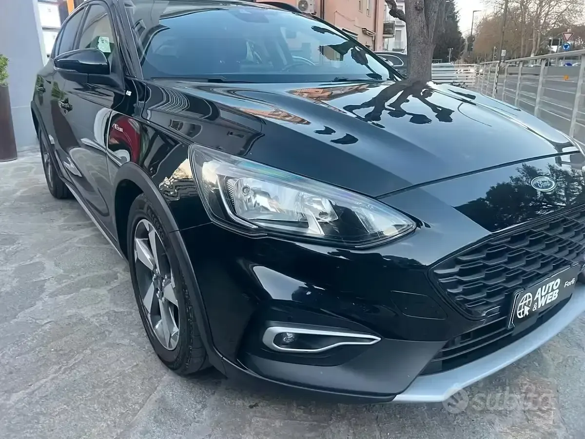 Usata Ford Focus Active 120 CV (88 kW) 2019 Nero Berlina